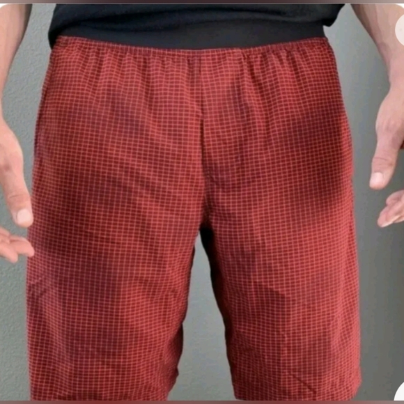 Lululemon Men's RARE Core Short Grid Red size M - Picture 4 of 10